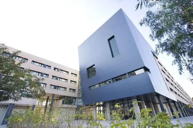 Villa Alojamiento Y Congresos - Villa Universitari