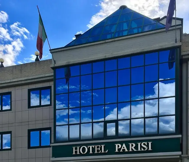 Hotel Parisi