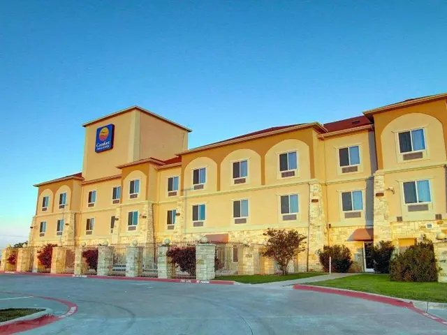 Comfort Inn & Suites Alvarado