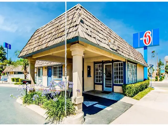 Motel 6 Kingsburg, CA GA