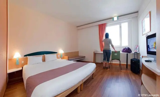 B&B HOTEL Mons Gare