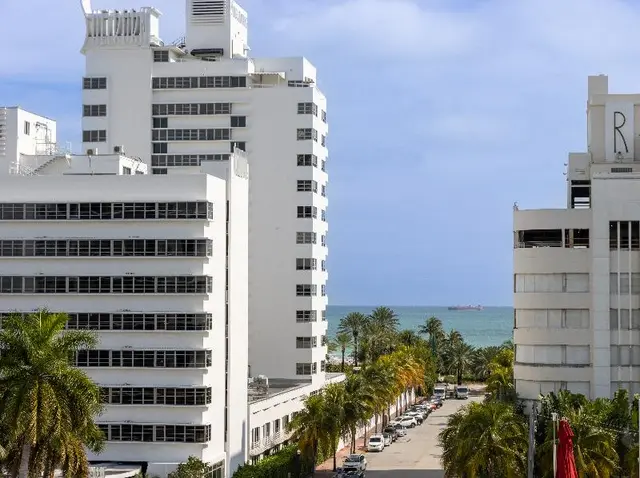 Uma House by Yurbban South Beach
