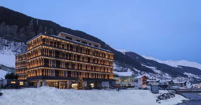 Zhero Hotel