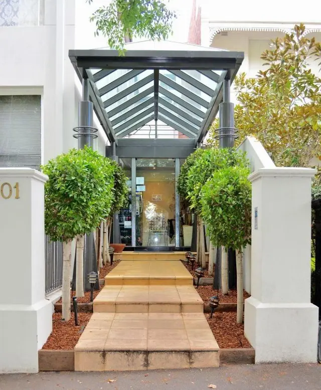 Knightsbridge Apartments