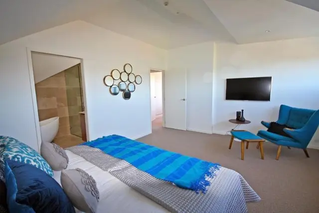 Cremorne Point Manor Hotel
