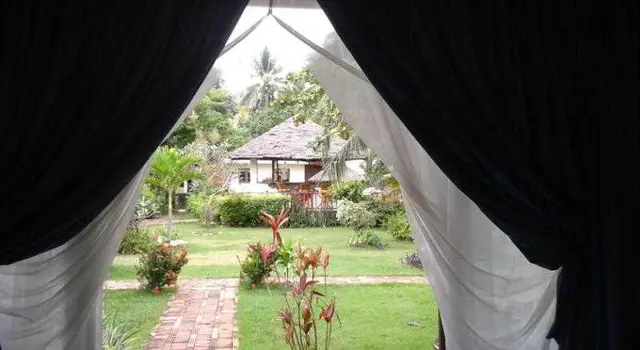 The Waterfront Boutique Hotel & Cafe