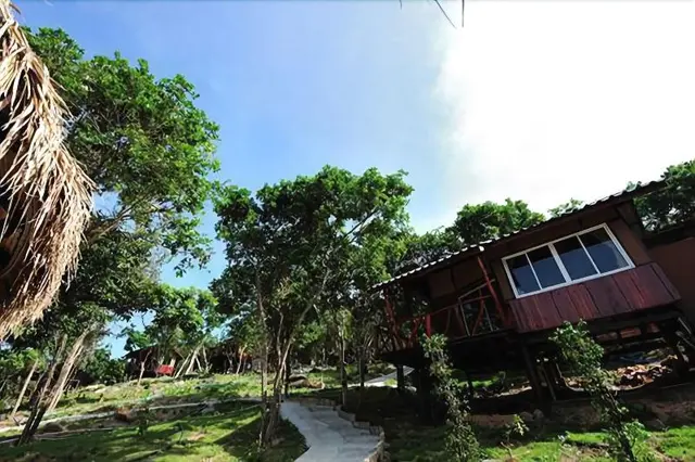 Phuphaya Seaview Resort - Adults Only