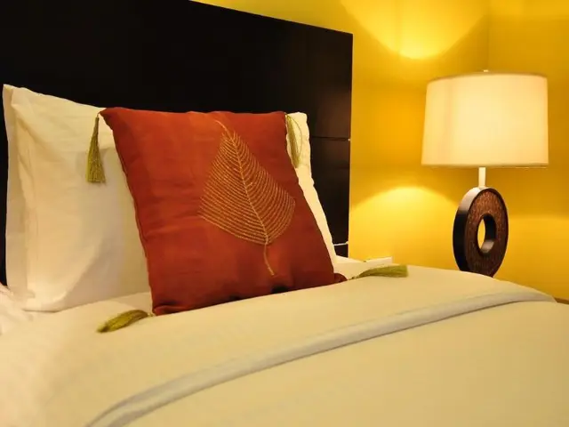 Home Crest Hotel