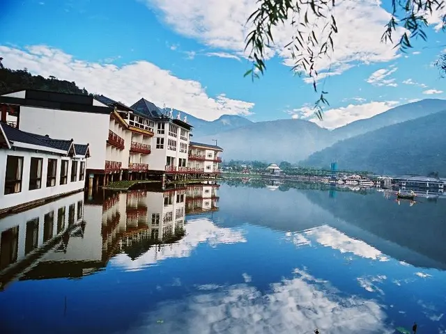 Lakeside Resort Hotel