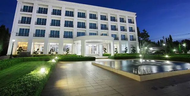La Vie En Rose Hotel