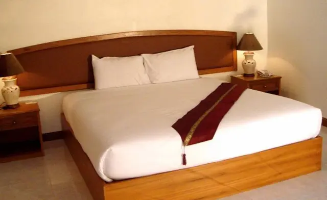Golden Land Hotel