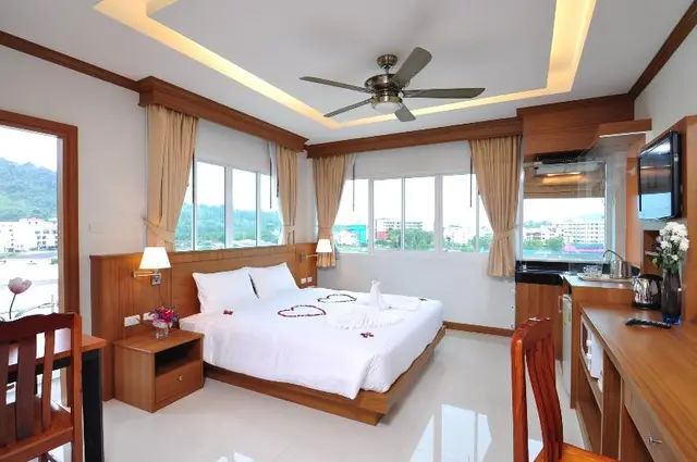 Green Harbor Hotel & Service Apartment