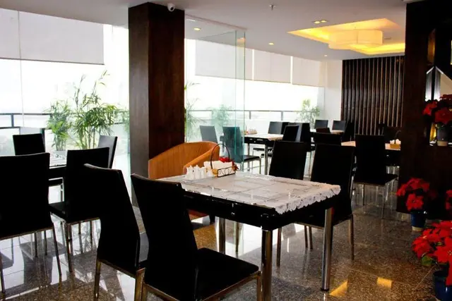 Gold Hotel I Danang