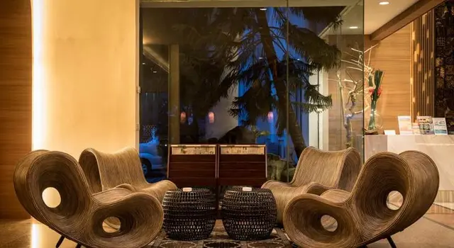 Crown Vista Batam Hotel