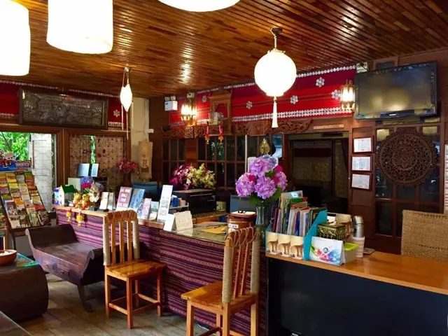 Loghome Boutique