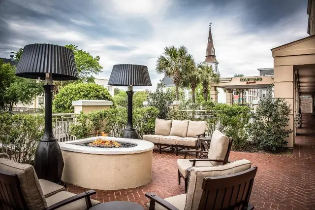 Courtyard Charleston Historic District