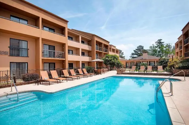 Courtyard Savannah Midtown