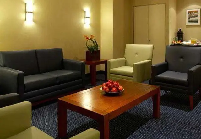 Fairfield Inn & Suites By Marriott Montreal Airpor