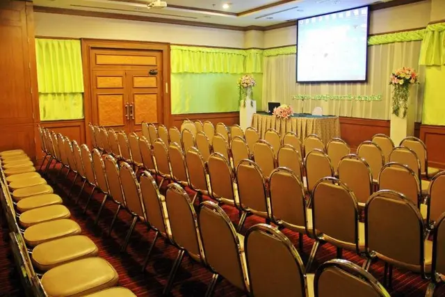 K Park Grand Hotel