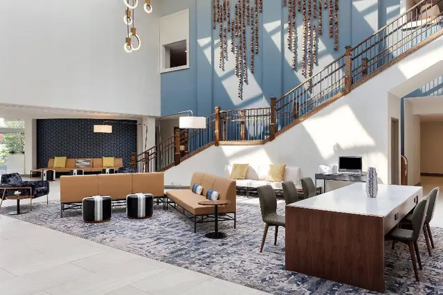 Delta Woodbridge Hotel