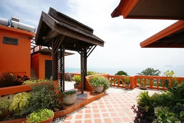 Sea Breeze Resort