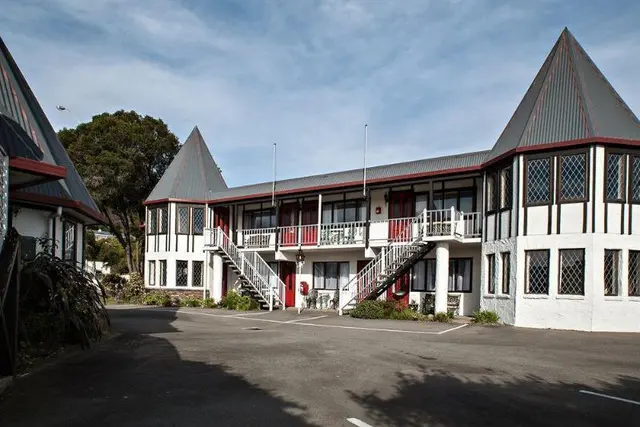Castles Motel