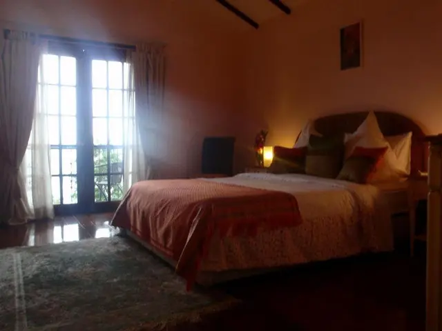 Las Flores Country Guest House And Restaurant