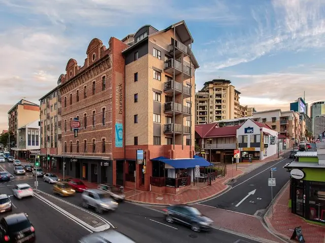 Central Brunswick Apartment Hotel