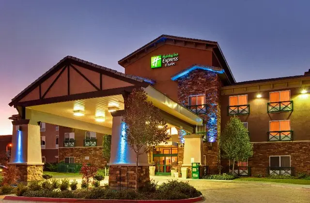 Holiday Inn Express Tehachapi Hwy 58/Mill St.