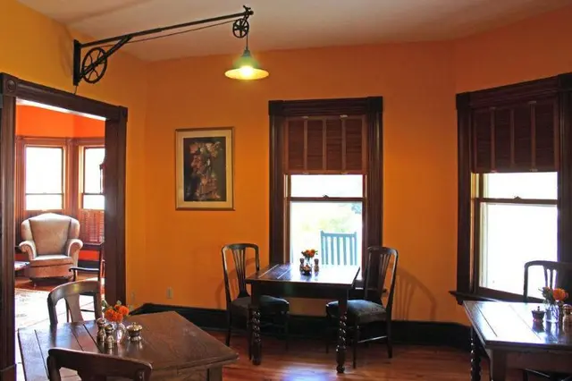 Heart of the Village Inn