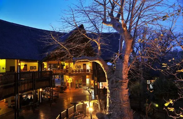 Cresta Mowana Safari Resort & Spa