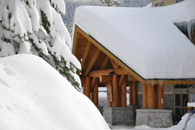 Coast Hillcrest Hotel, Revelstoke