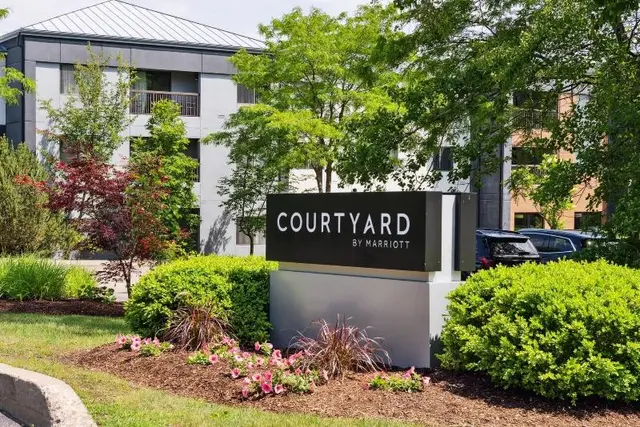 Courtyard By Marriott Burlington Williston