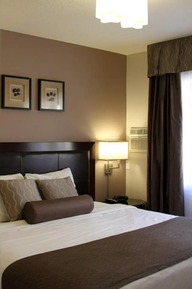 Helm's Inn