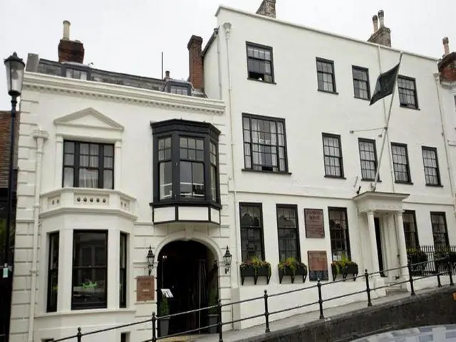 Stanwell House Hotel