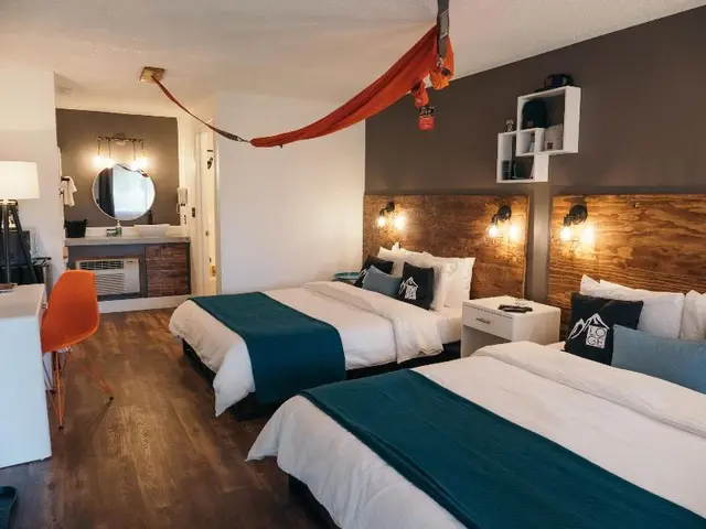 Entrada Lodge
