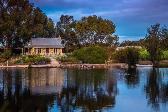 Stonewell Cottages & Vineyards Retreat