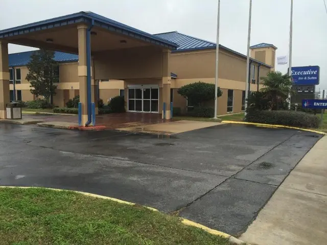 Executive Inn Baker