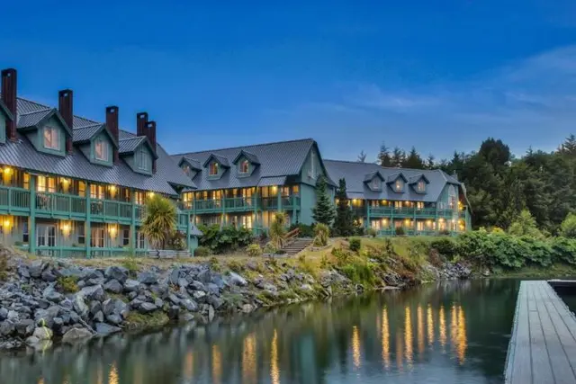 Canadian Princess Lodge & Marina