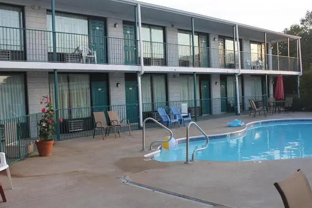 Ozark Valley Inn