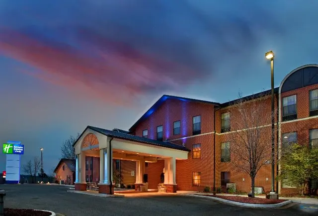 Holiday Inn Express & Suites Batesville