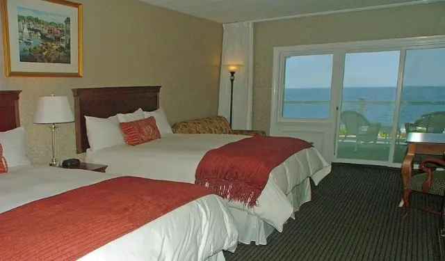 Bass Rocks Ocean Inn