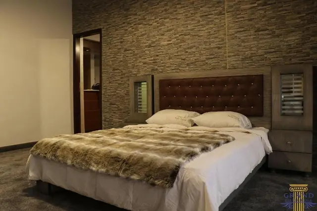 Grand Suites