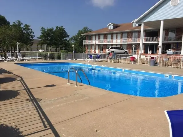 Twelve Oaks Inn Branson