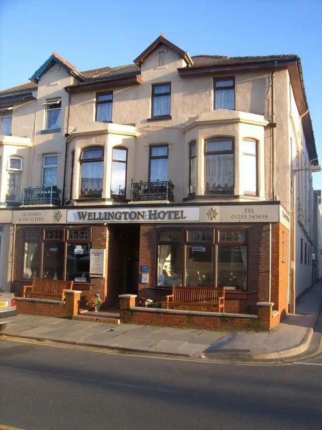 Wellington Hotel - Guest House
