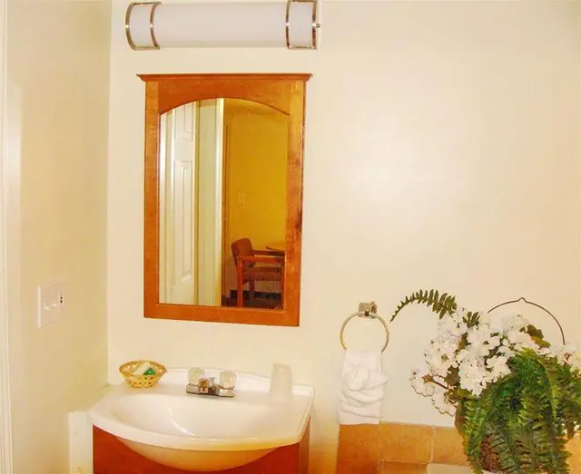 Flagship Inn & Suites