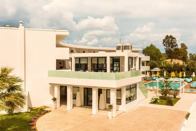 Nasos Hotel & Resort