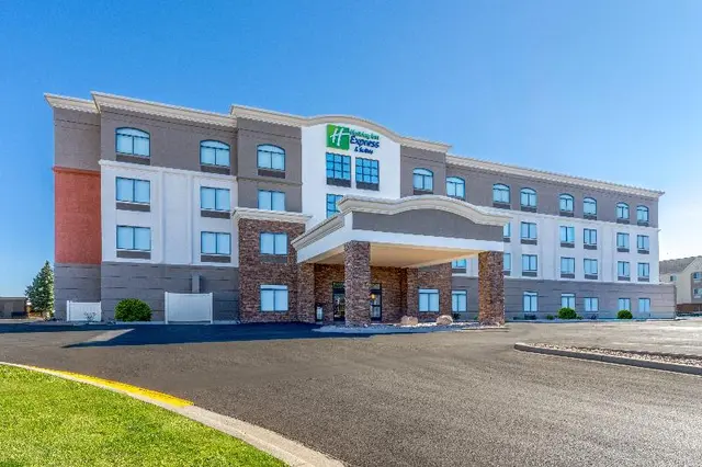 Holiday Inn Express & Suites Cheyenne By IHG