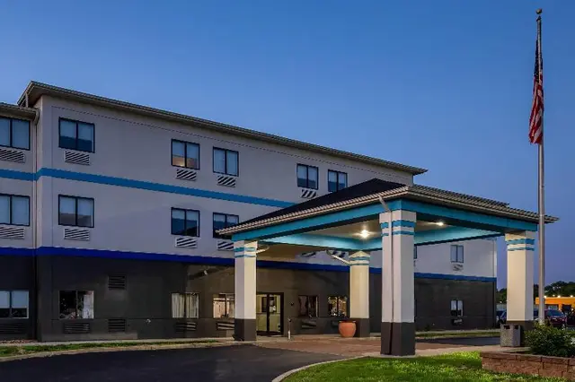 Days Inn by Wyndham Collinsville
