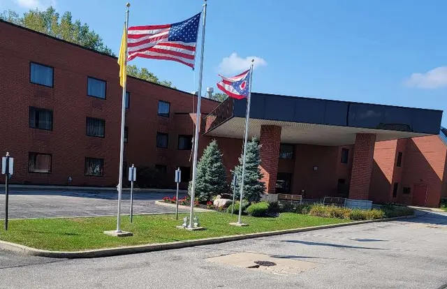 Lamalfa Centre Hotel And Suites